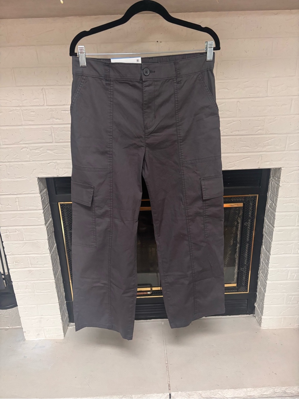Women's Cropped Cargo Pants in Charcoal Gray